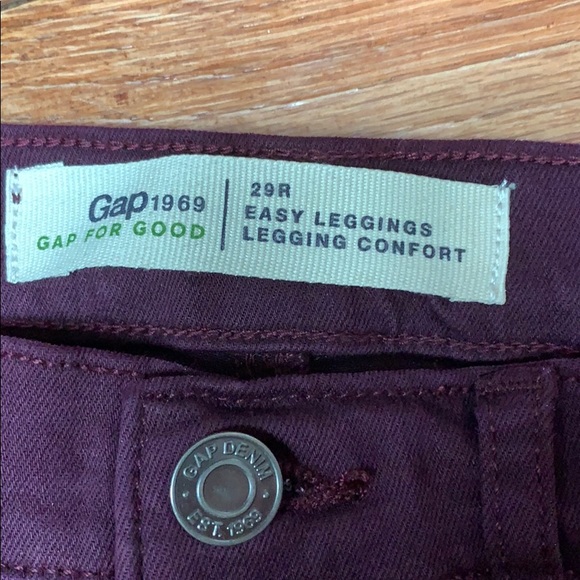 Women’s Gap distressed Easy Jegging burgundy jeans - Picture 5 of 5